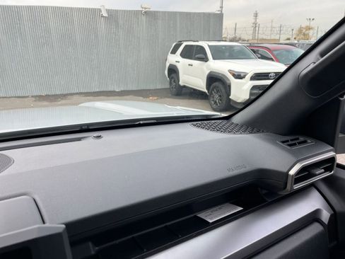 Used 2025 Toyota 4Runner TRD Off-Road image 35