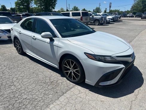 Used 2022 Toyota Camry SE w/ Cold Weather Package AWD/4WD image 2