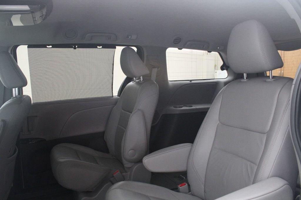 Used 2017 Toyota Sienna XLE w/ XLE Navigation Package AWD/4WD image 8
