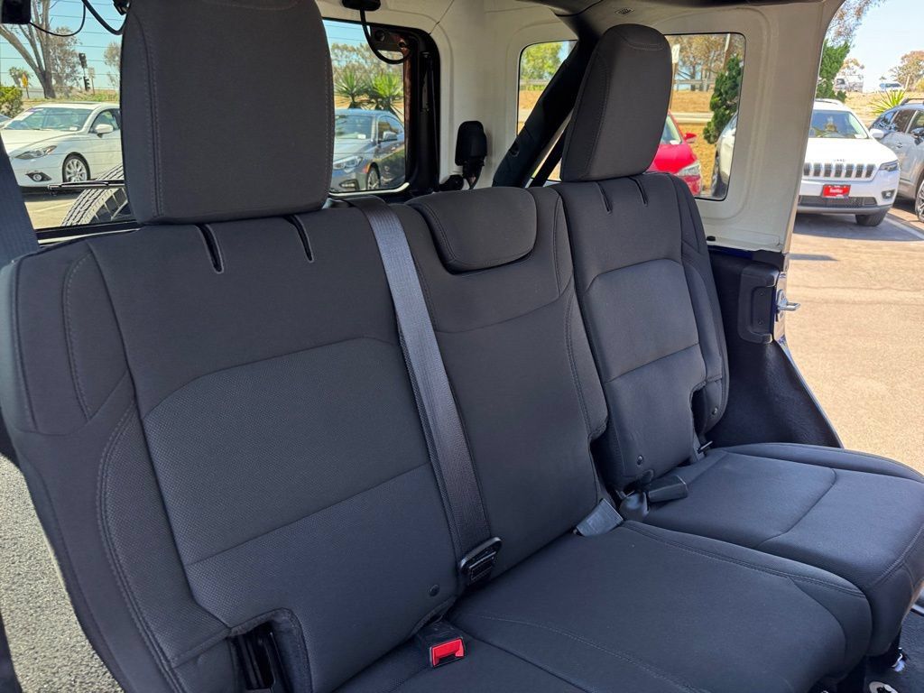 Used 2018 Jeep Wrangler Unlimited Sport S AWD/4WD image 20