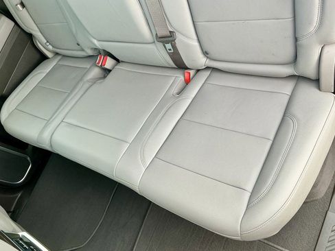 Used 2025 GMC Sierra 1500 SLT w/ SLT Premium Plus Package image 34