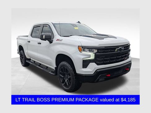 Used 2022 Chevrolet Silverado 1500 LT Trail Boss w/ LT Trail Boss Premium Package AWD/4WD image 1