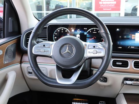 Used 2022 Mercedes-Benz GLS 450 4MATIC image 18