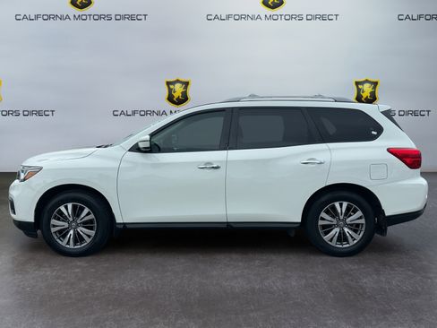 Used 2020 Nissan Pathfinder S image 2