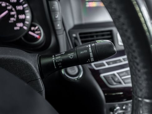 Used 2019 INFINITI Q70 Luxe RWD image 60
