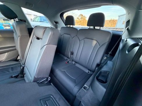 Used 2022 Audi Q7 3.0T Premium Plus w/ Premium Plus Package AWD/4WD image 11