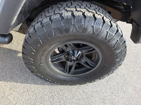 Used 2018 Jeep Wrangler Unlimited Sport S image 10