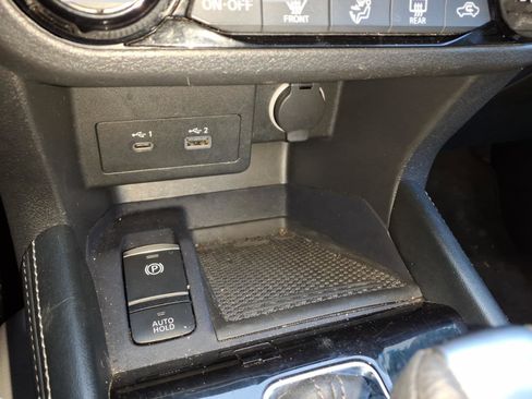 Used 2023 Nissan Kicks SR w/ Interior Electronics Package image 17