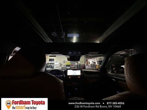 Used 2022 Toyota Highlander Platinum FWD image 19