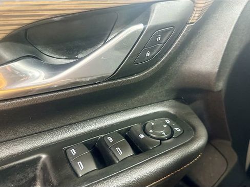 Used 2018 GMC Terrain SLE w/ Driver Convenience Package FWD image 20