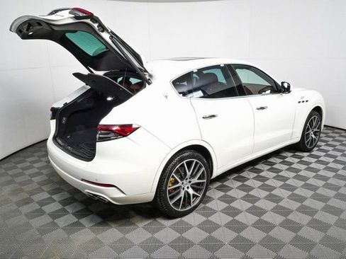 Used 2022 Maserati Levante GT AWD/4WD image 29