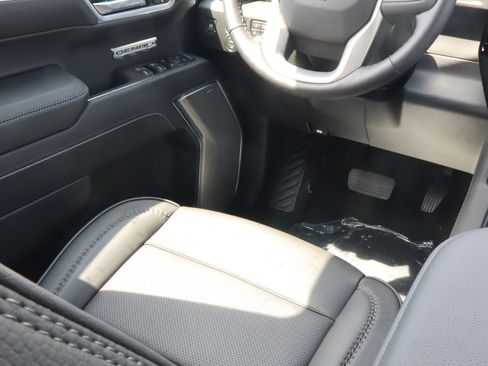 New 2026 GMC Sierra 1500 Denali AWD/4WD image 13