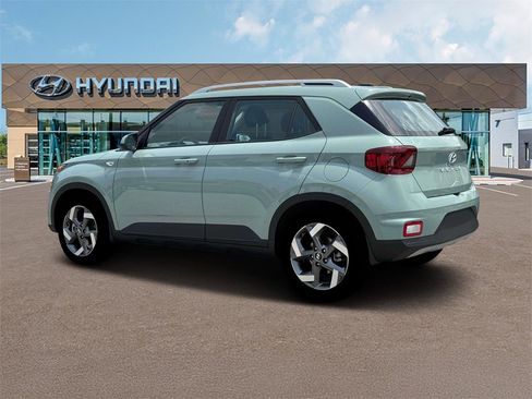 New 2025 Hyundai Venue Limited image 4