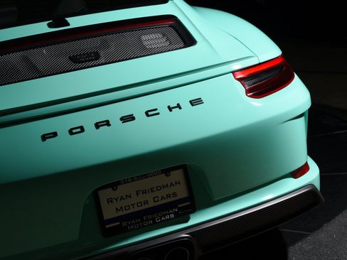Used 2018 Porsche 911 GT3 RWD image 15