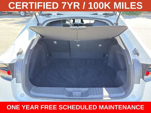 Used 2025 Toyota Prius LE FWD image 12