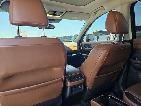 Used 2022 Nissan Pathfinder Platinum w/ Cargo Package FWD image 22