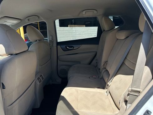 Used 2016 Nissan Rogue SV image 15