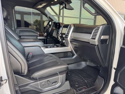 Used 2017 Ford F250 Platinum w/ Platinum Ultimate Package AWD/4WD image 16
