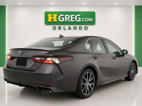 Used 2024 Toyota Camry SE FWD image 4