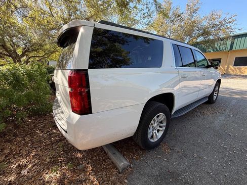Used 2016 Chevrolet Suburban LT image 5