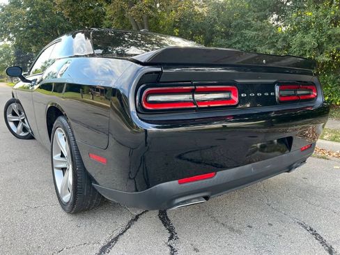 Used 2018 Dodge Challenger SXT w/ Super Sport Group (SS/T) image 4