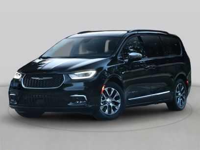 New 2026 Chrysler Pacifica Select