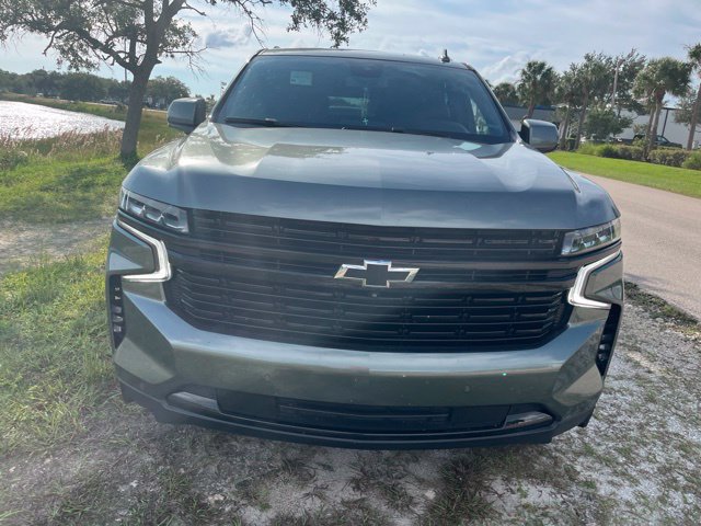 Used 2023 Chevrolet Suburban RST w/ Luxury Package RWD image 2