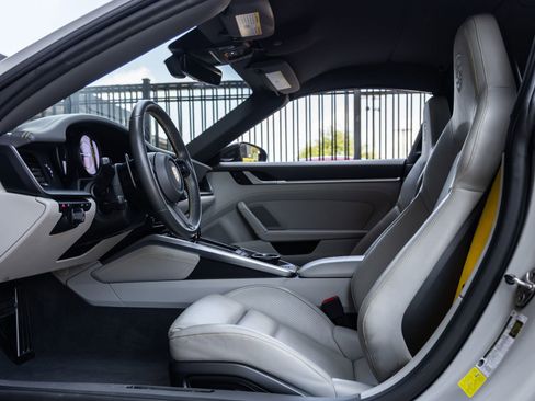 Certified 2022 Porsche 911 Targa 4S AWD/4WD image 29