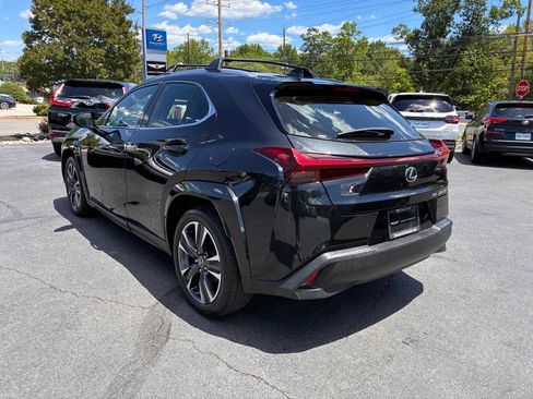 Used 2023 Lexus UX 250h AWD w/ Accessory Package (Z2) image 5