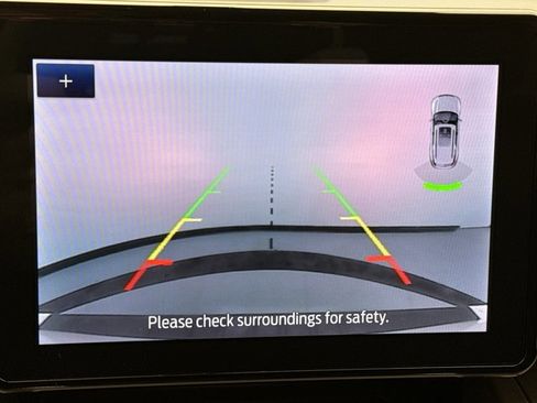 Used 2023 Ford Explorer XLT image 15