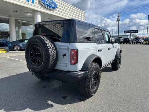New 2026 Ford Bronco Badlands image 2
