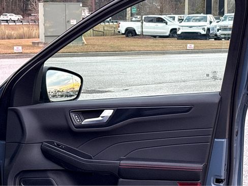 Used 2025 Ford Escape ST-Line Elite image 17