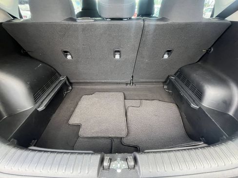 Used 2025 Kia Soul LX w/ LX Technology Package FWD image 30