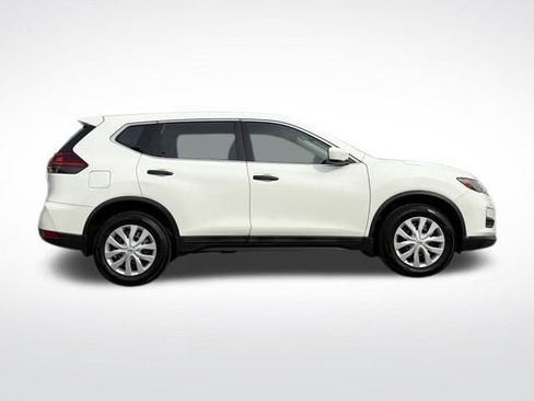 Used 2018 Nissan Rogue S image 9