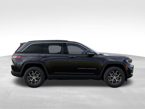 Used 2025 Jeep Grand Cherokee Limited w/ Luxury Tech Group II AWD/4WD image 22