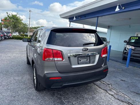 Used 2011 Kia Sorento EX w/ Limited Pkg FWD image 3