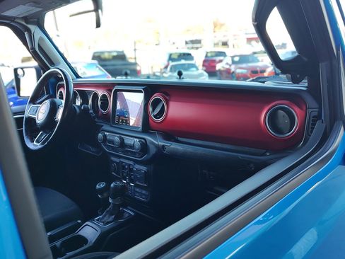 Used 2021 Jeep Gladiator Rubicon image 9