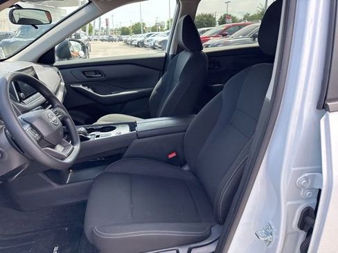 Used 2025 Nissan Rogue S FWD image 24