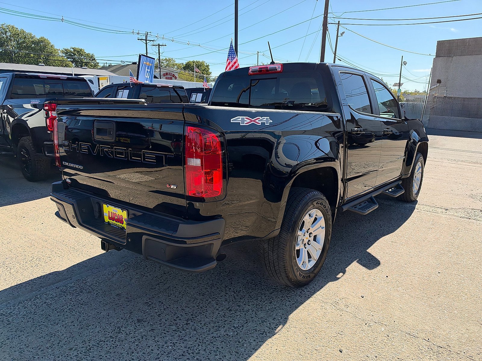 Used 2022 Chevrolet Colorado LT w/ Safety Package AWD/4WD image 5