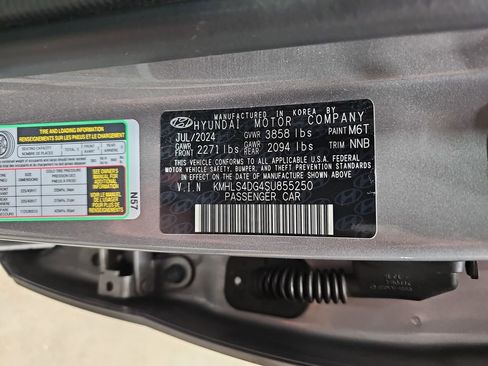 Used 2025 Hyundai Elantra SEL image 34