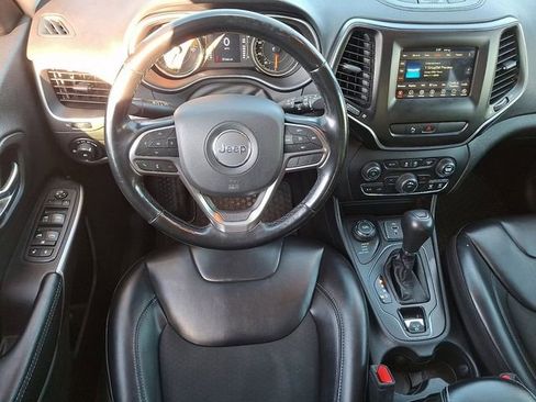 Used 2020 Jeep Cherokee Latitude Plus w/ Cold Weather Group image 11