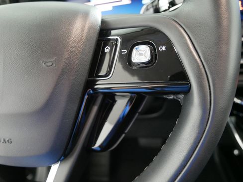 Used 2023 Lincoln Corsair Reserve w/ Equipment Group 201A image 28