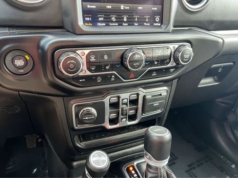Used 2021 Jeep Gladiator Overland w/ Popular Equipment Package AWD/4WD image 38