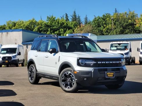 New 2026 Ford Bronco Sport Outer Banks w/ Outer Banks Tech Package+ AWD/4WD image 1