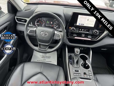 Certified 2024 Toyota Highlander XLE image 10