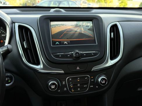 Used 2018 Chevrolet Equinox LT FWD image 34
