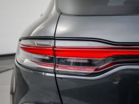 Used 2022 Porsche Macan S AWD/4WD image 14