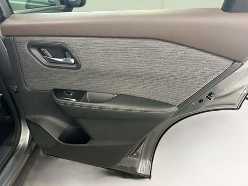 Used 2023 Nissan Rogue SV AWD/4WD image 30