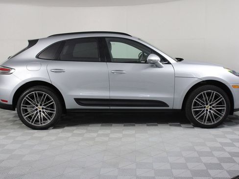 Certified 2026 Porsche Macan AWD/4WD image 8