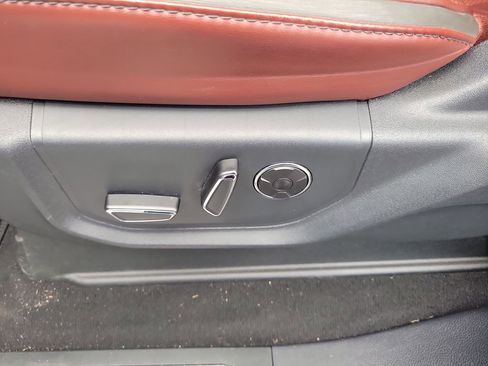 Used 2022 Ford F350 Platinum w/ FX4 Off-Road Package image 14